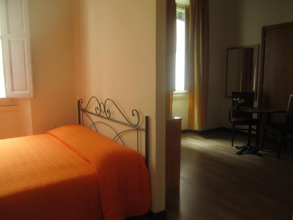 Hotel Savonarola Firenze Szoba fotó